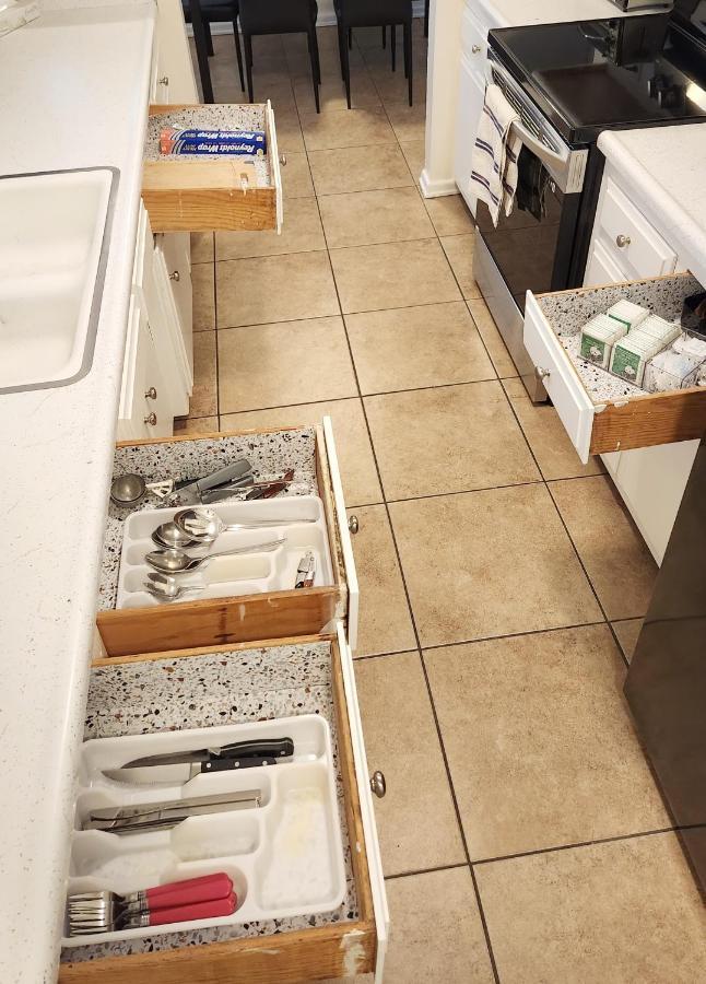 Centrally Located, 4X Queen, 300 Mbps Internet With Backyard! Hemet Exteriér fotografie