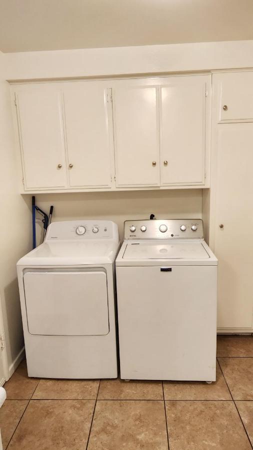 Centrally Located, 4X Queen, 300 Mbps Internet With Backyard! Hemet Exteriér fotografie