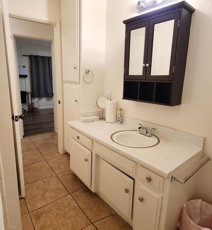 Centrally Located, 4X Queen, 300 Mbps Internet With Backyard! Hemet Exteriér fotografie