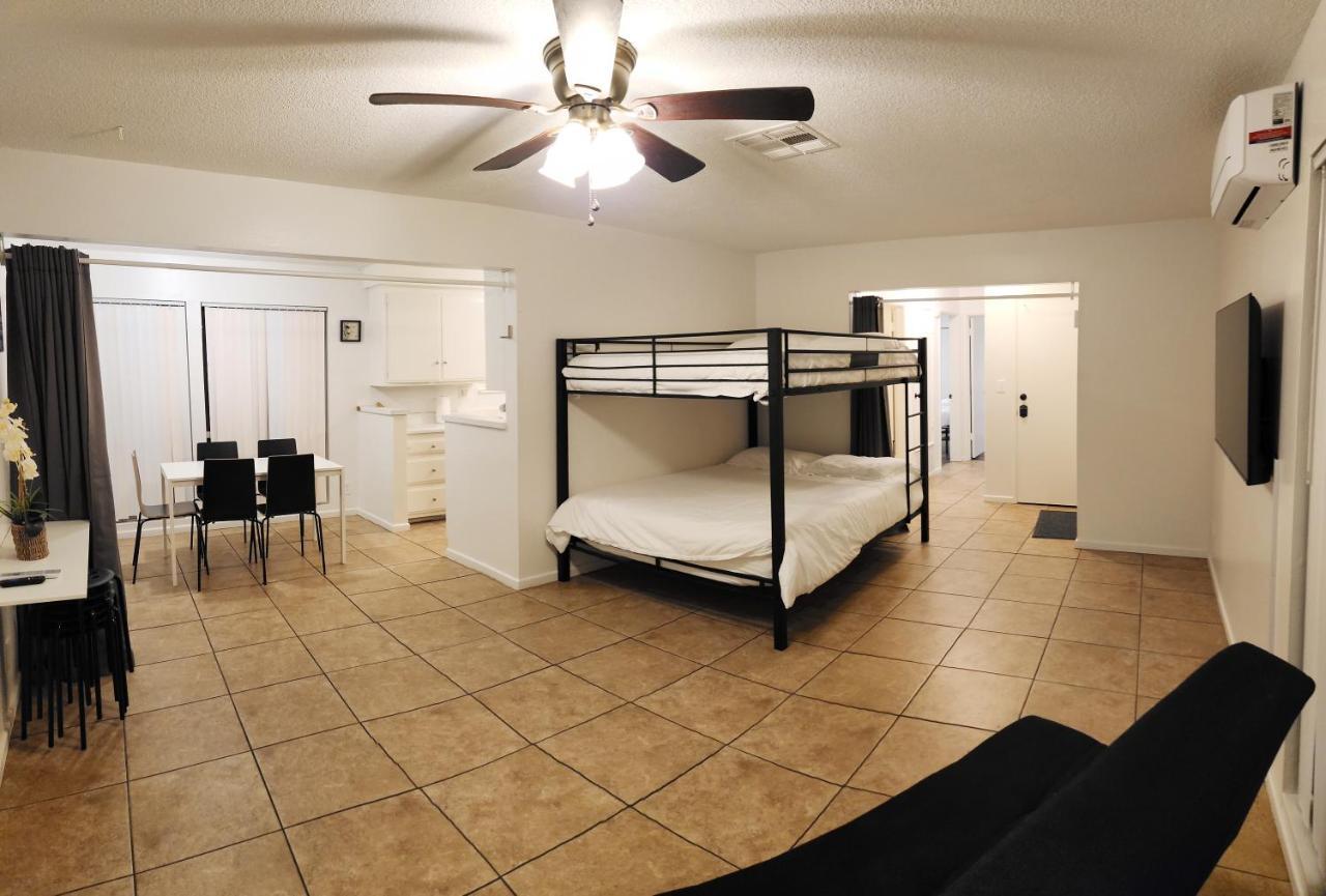 Centrally Located, 4X Queen, 300 Mbps Internet With Backyard! Hemet Exteriér fotografie