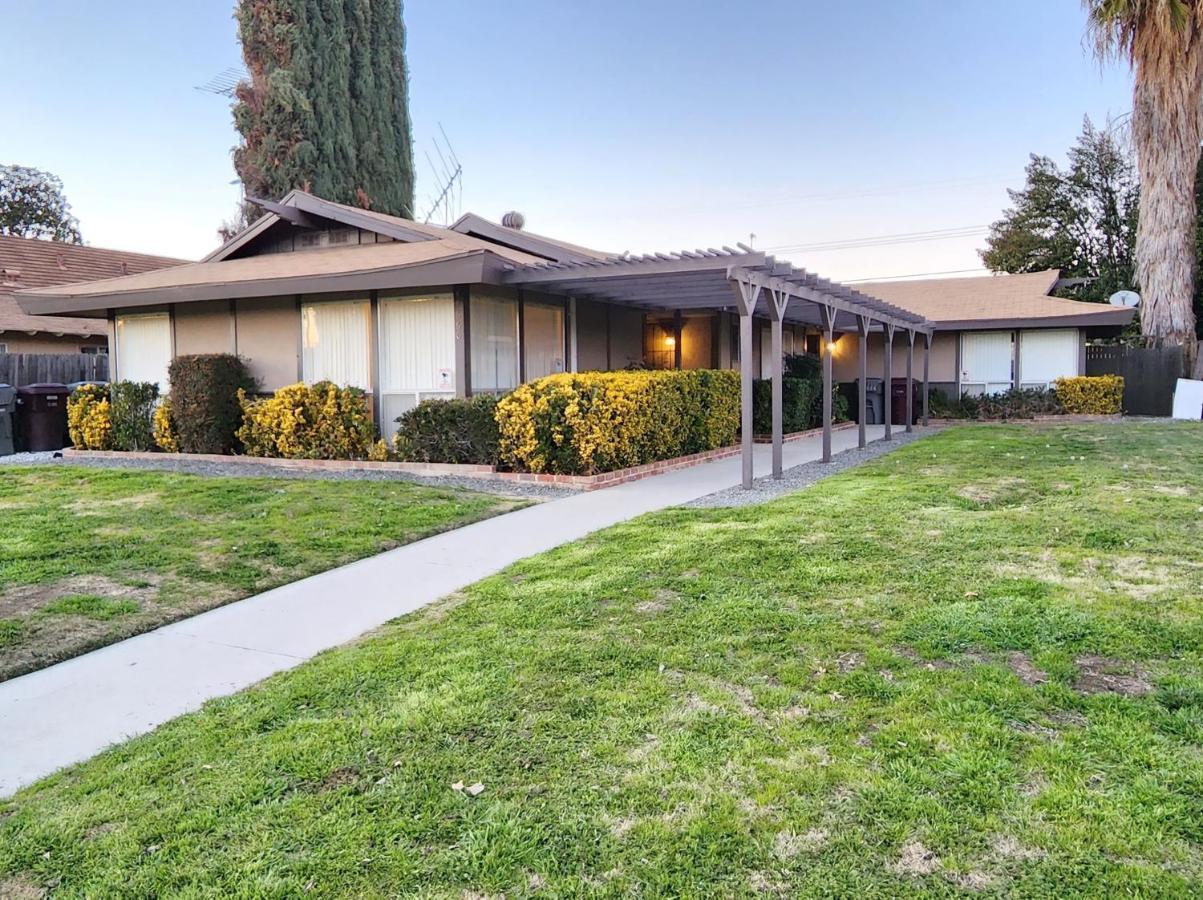 Centrally Located, 4X Queen, 300 Mbps Internet With Backyard! Hemet Exteriér fotografie