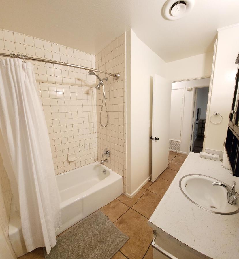 Centrally Located, 4X Queen, 300 Mbps Internet With Backyard! Hemet Exteriér fotografie