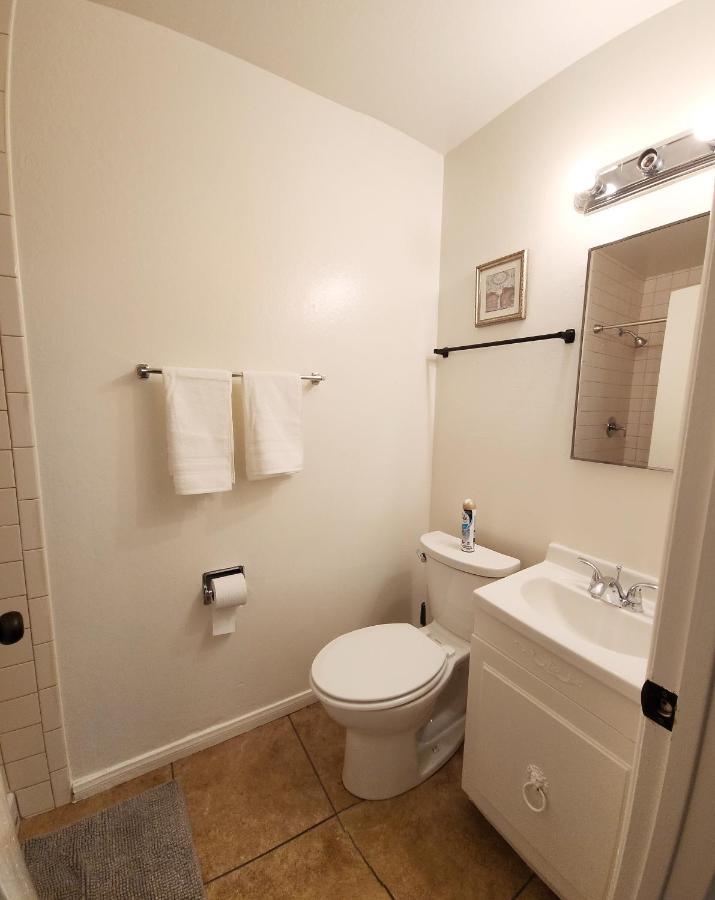 Centrally Located, 4X Queen, 300 Mbps Internet With Backyard! Hemet Exteriér fotografie